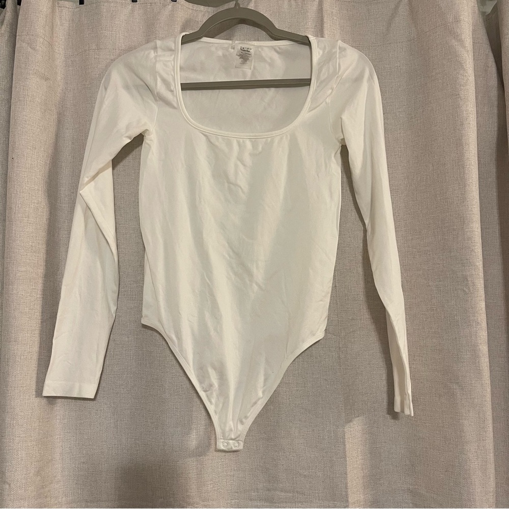 ARITZIA Sundays Best White Long Sleeve Scoop Neck Thong Bodysuit